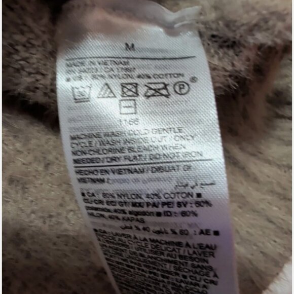 OLD NAVY EYELASH PARTY CREWNECK SWEATER IN SEDIMENTARY SIZE MEDIUM NWT - Picture 7 of 8